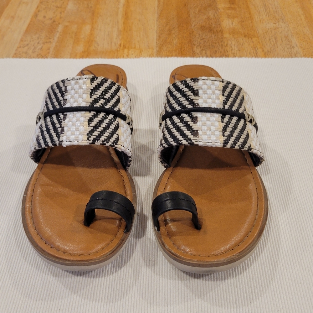 🟫EUC~ ZODIAC TOE LOOP SANDAL - Picture 4 of 5
